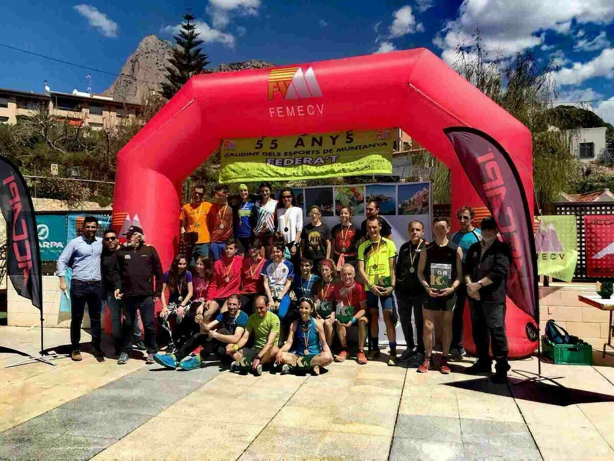 Carlos Pascual y Tamara Canet ganaron ayer el “Kilómetro Vertical Puig Campana” de Finestrat