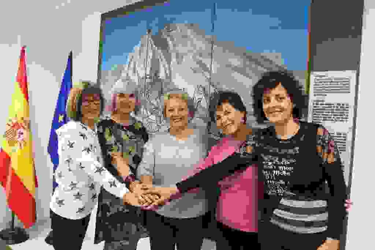 Este sábado se inaugura en Finestrat la exposición “Evolució” de las artistas benisseras “4 mujeres de paleta y pincel”