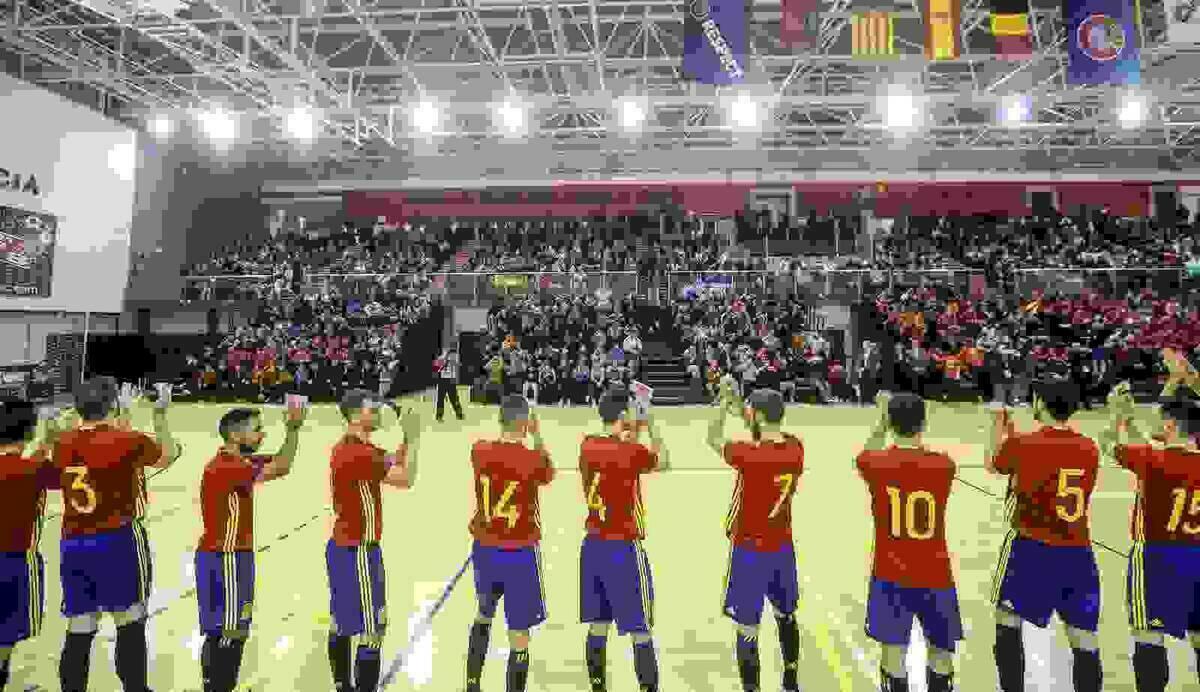 España gana a Bélgica ante más de 2.500 personas en #LaNuciaCiudadDelDeporte