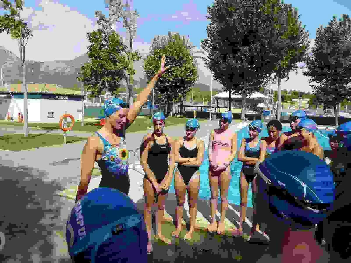 La nadadora olímpica Melani Costa clausura su  III Campus de Natación en La Nucía