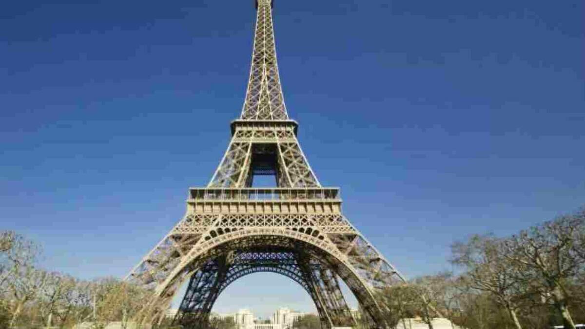 Una huelga de trabajadores mantiene cerrada por segundo día la Torre Eiffel 