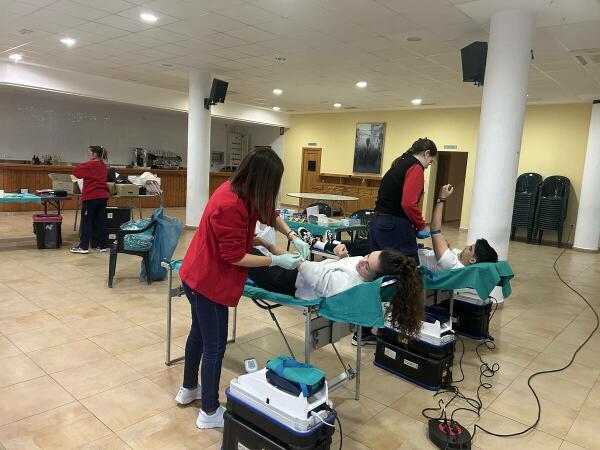 26 personas donaron sangre ayer por la tarde en el El Cirer
