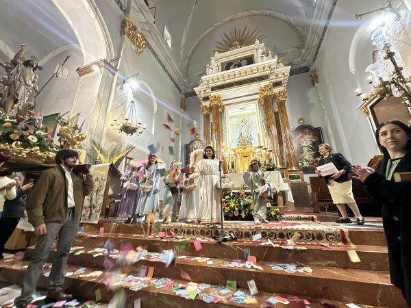 “L’Ambaixà” y la procesión del Encuentro se celebraron dentro de la Iglesia 